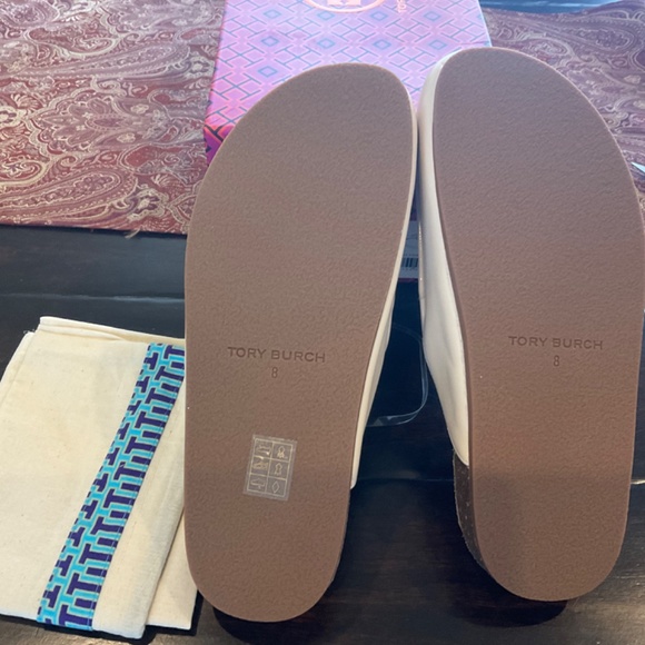 TORY BURCH TORY Charm Brie Calf Leather Mule Sz 8 Retail $278, BNIB, HTF - Picture 5 of 5